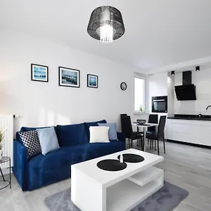 Rentplanet - Bialy Dom Apartament
